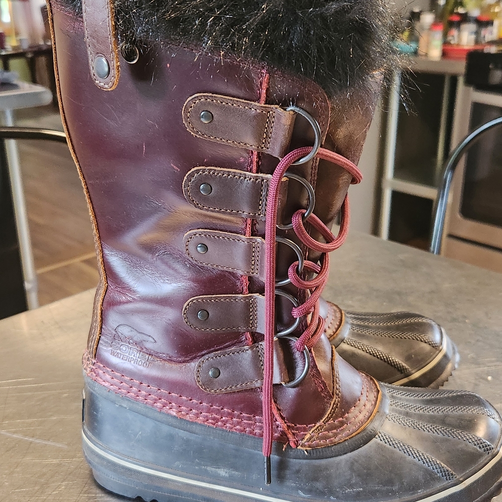 Sorel Women's Waterproof Boots - Bordeaux and Black